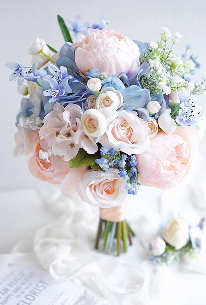 5 Popular Bridal Bouquet Shapes & Styles | Page 2 of 6 | Wedding Forward