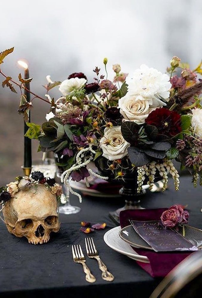 Halloween Wedding Decorations
 Hot or Not 33 Halloween Wedding Ideas For Daring Couples