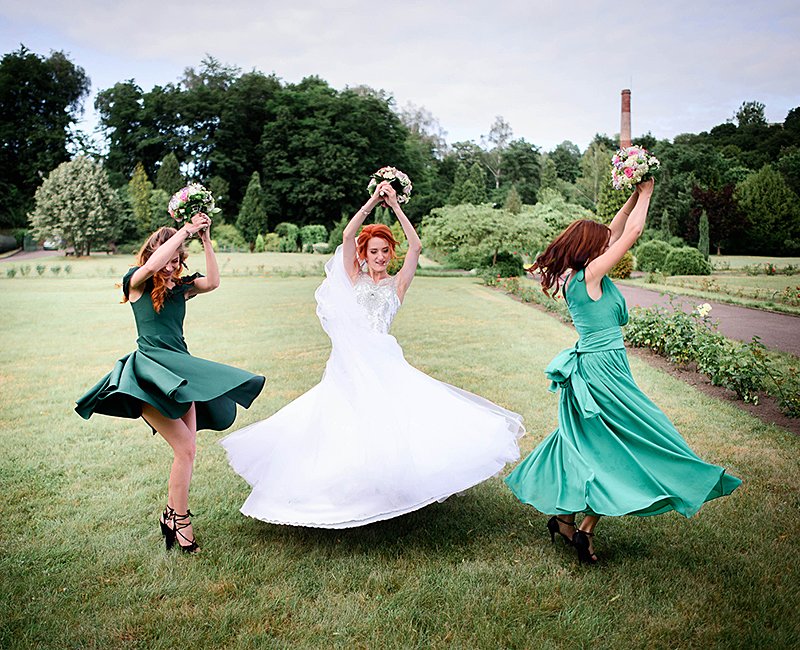 20 Upbeat Wedding Songs Everyone Will Love | Wedding Forward