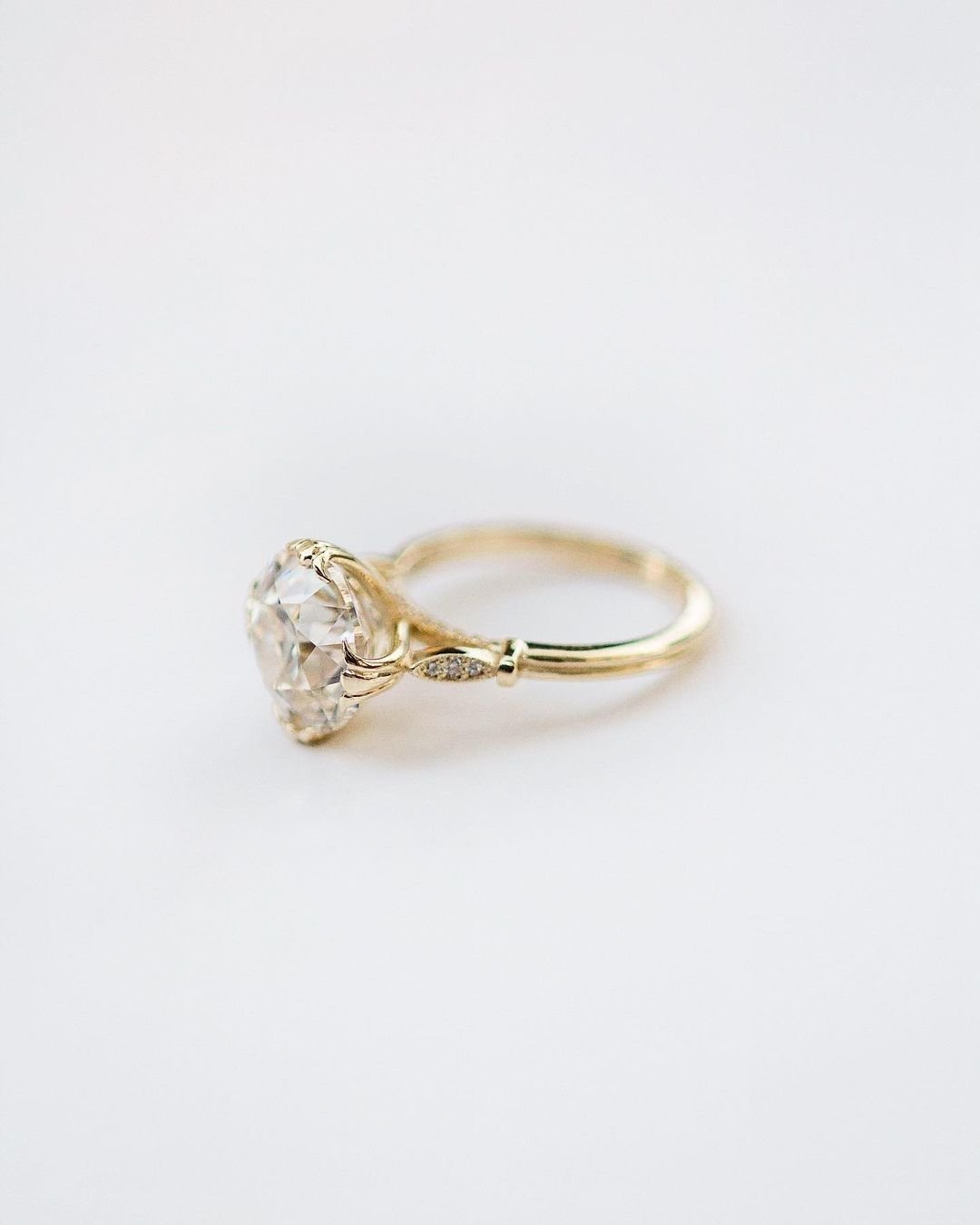 39 Timeless Classic And Simple Engagement Rings