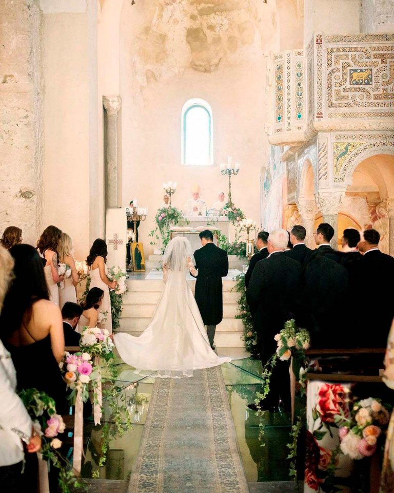 Christian Wedding Ceremony Script: 8 Samples [+ Vows Examples]