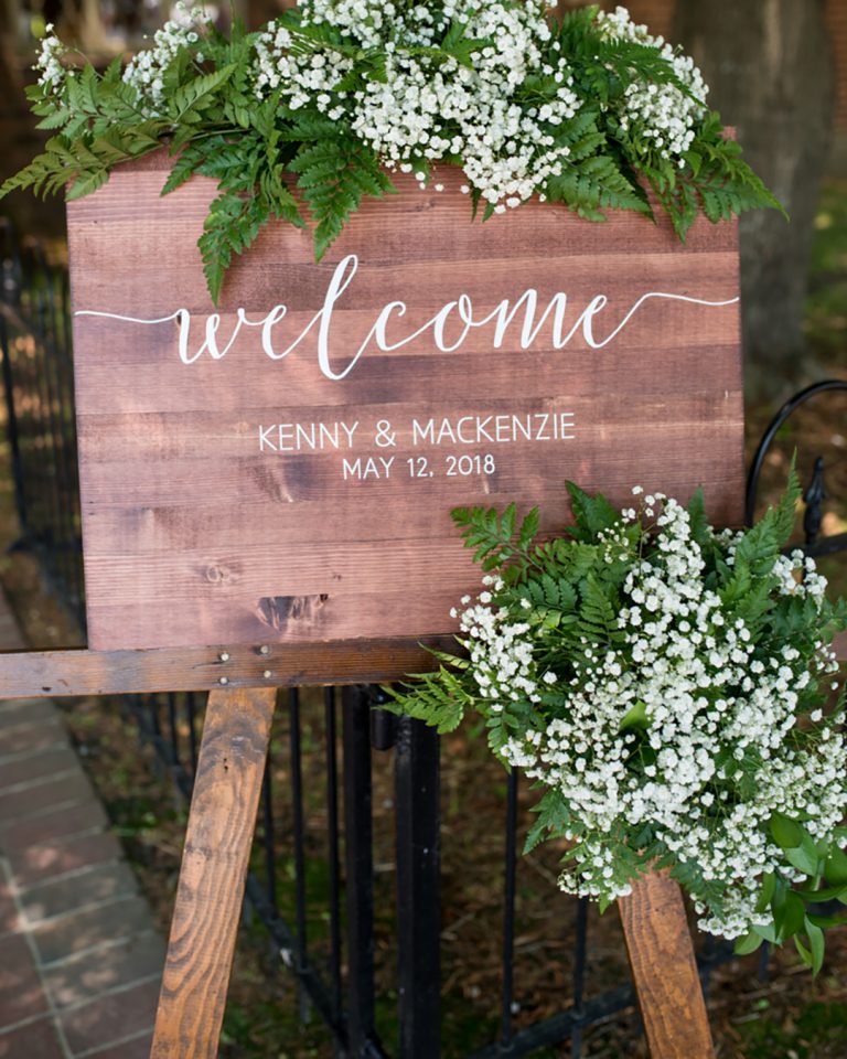 RUSTIC WEDDING DECOR FOR COUNTRY CEREMONY