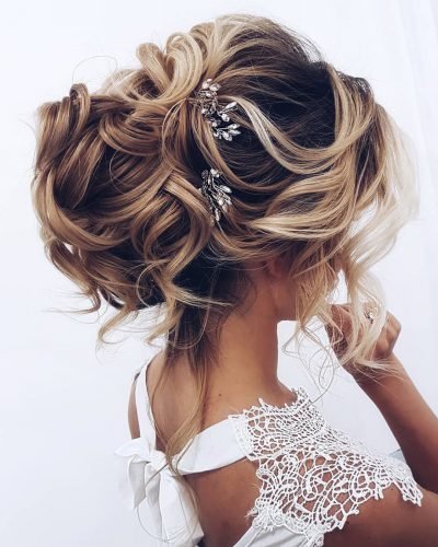 Curly Wedding Hairstyles From Playful To Chic | Wedding Forward