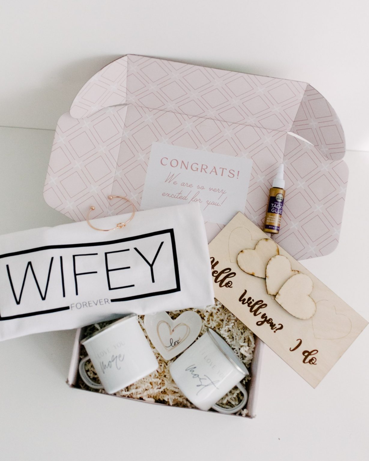 Best Bridal Subscription Boxes For 2023-2025: Reviews & Coupons