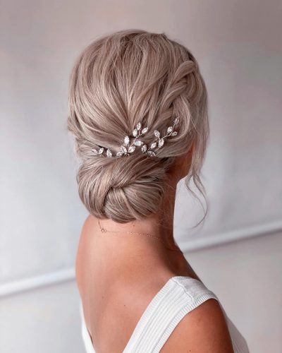 Classic Wedding Hairstyles: 30+ Best Looks & Expert Tips