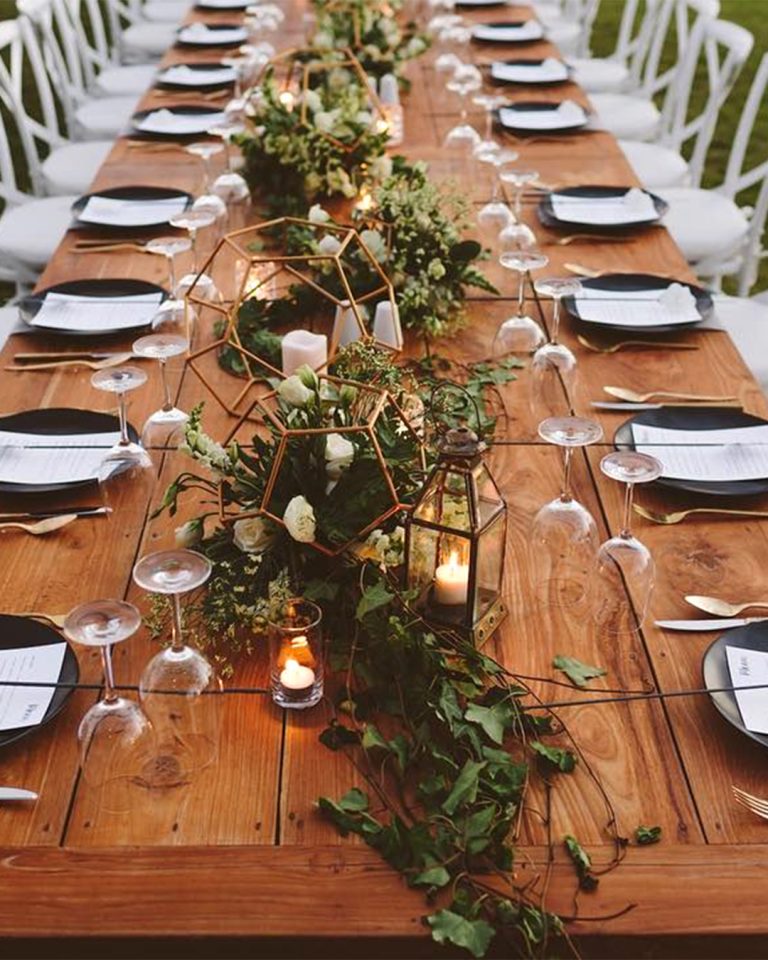 RUSTIC WEDDING DECOR [2022 Guide & FAQs] | Wedding Forward