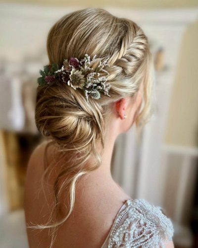 DIY Wedding Hairstyles That Easy To Pull Off [2022/23 Guide & FAQs]