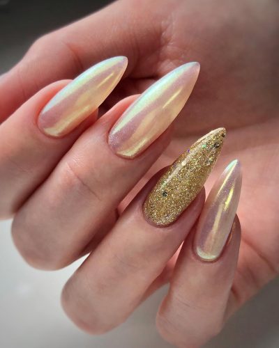 Gold Wedding Nails For Chic Brides: 25+ Ideas + FAQs